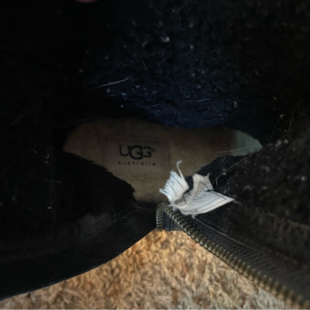 UGG Cozy Black Ankle Left Boot with Buckle- one boot only size 7.5 - Picture 6 of 7